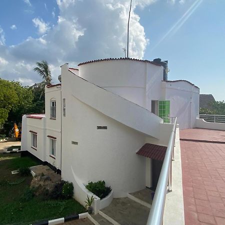 The Beach House By Maasai Mombasa Exteriör bild